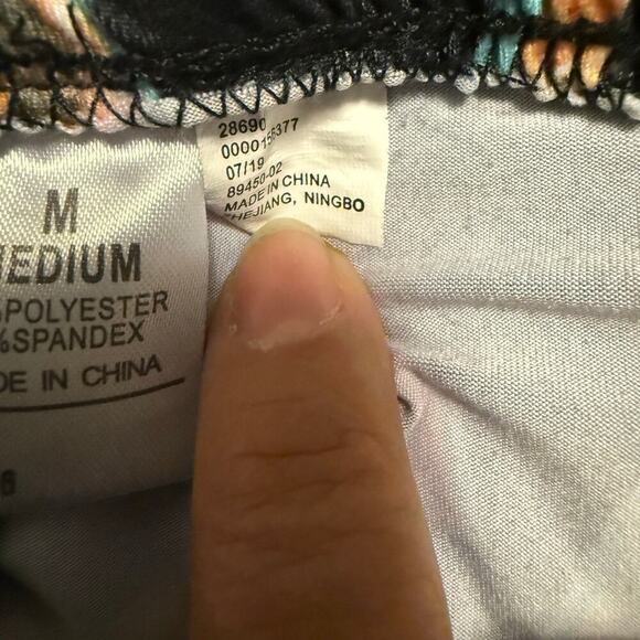 the Golden Girls Size M yoga pants - Picture 7 of 7